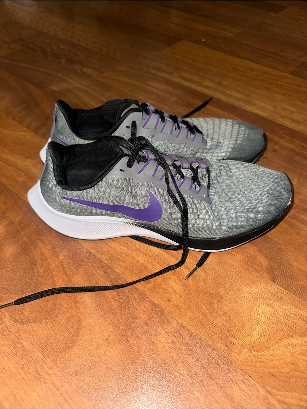 Nike Men’s Athletic Shoes - Gray with Purple Swoosh - Picture 3 of 7